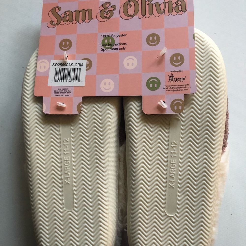 Sam and Olivia Ladies Cream purple flower Plush Slippers - Picture 9 of 10